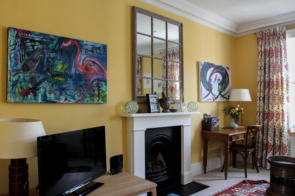 Ifield 178 Apartment London