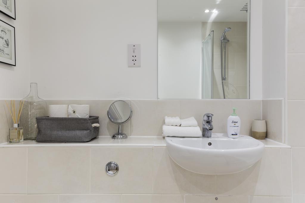 2 Bed Eagle Court Londres
