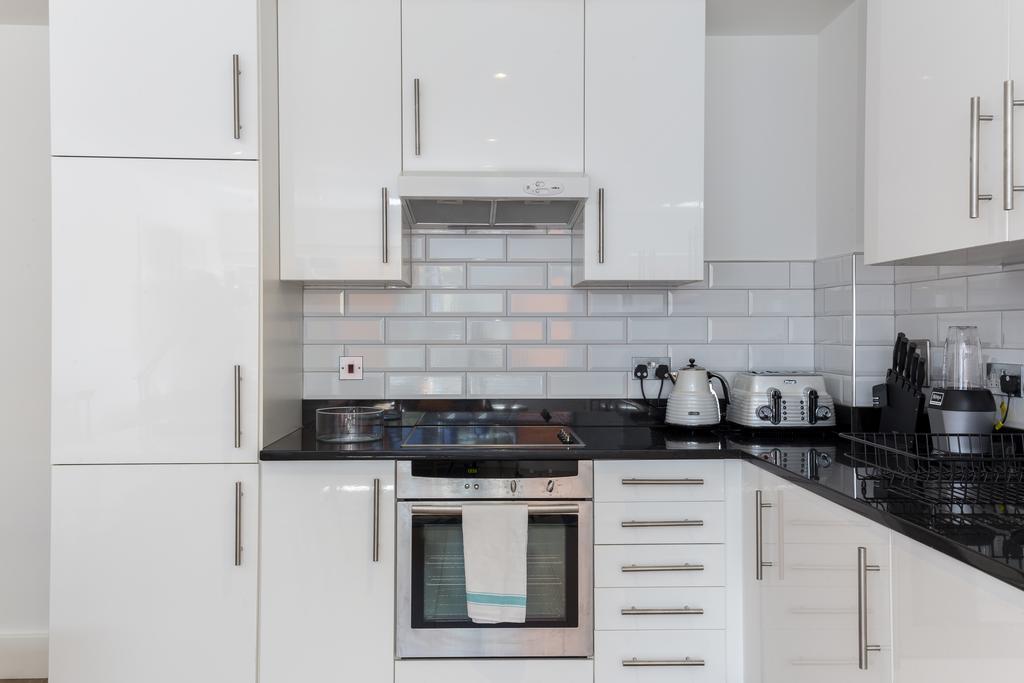 2 Bed Eagle Court Londres