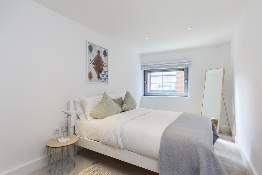 2 Bed Eagle Court Apartamento