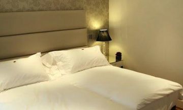 The Pillar Hotel London