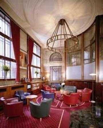 Club Quarters City, Hotel