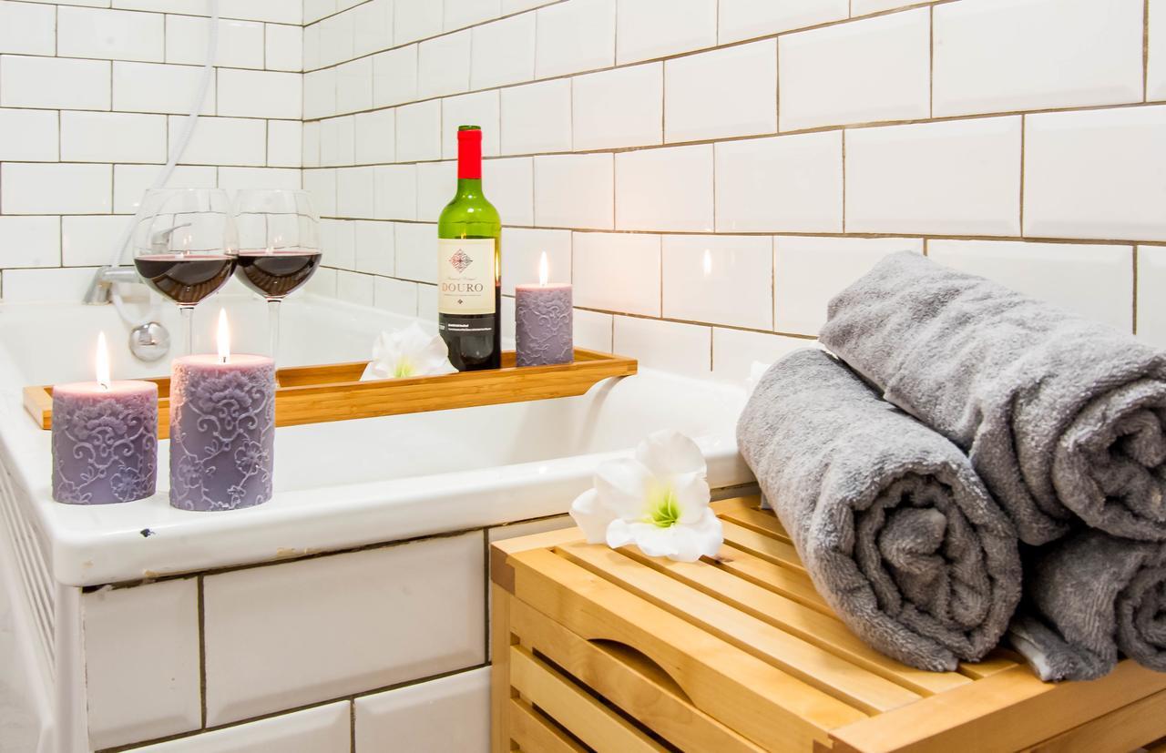 Cs Queensway Apartment London