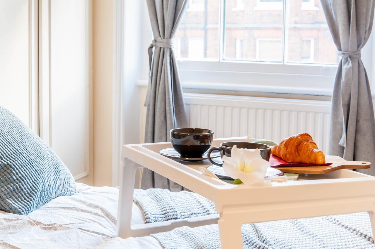 Cs Queensway * London