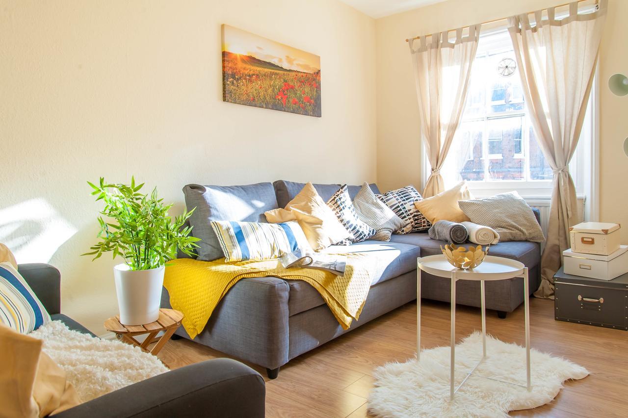 Cs Queensway * London
