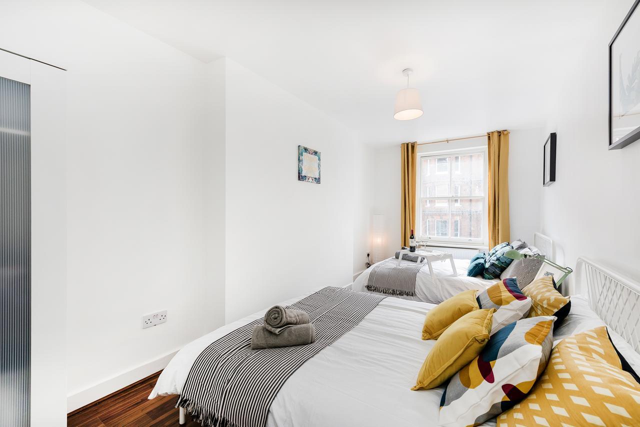 Cs Queensway Apartment London