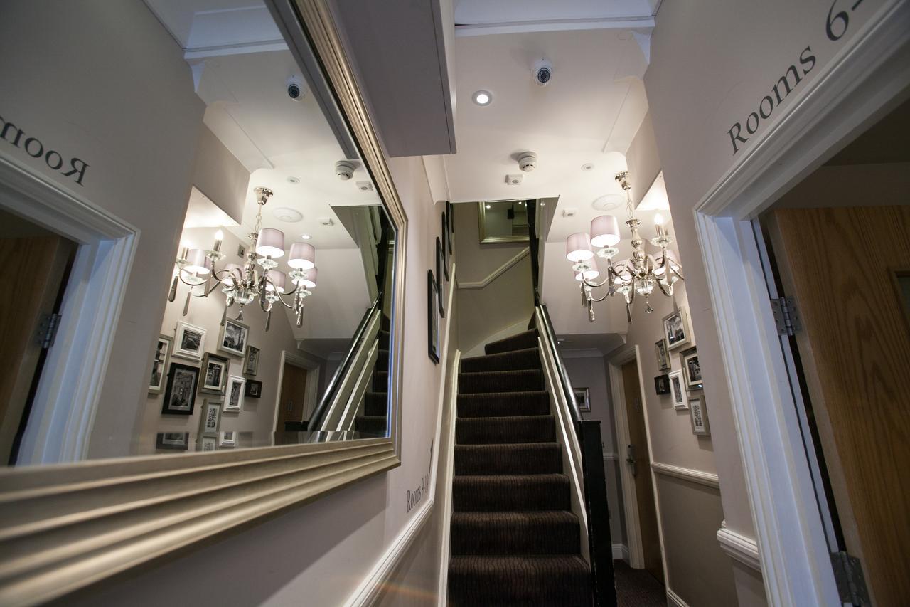 Western Victoria Palace Hotel London