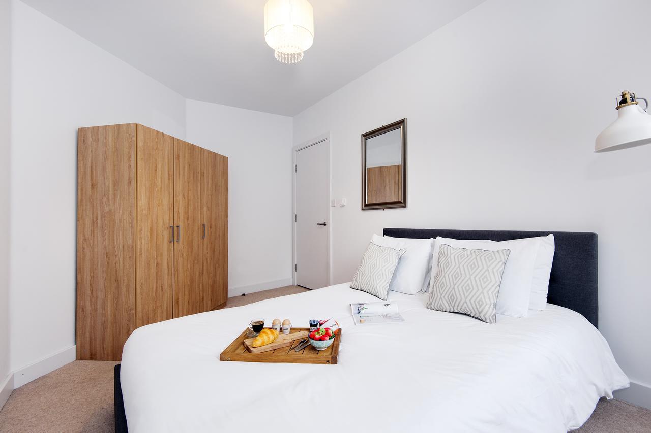 The Shalfleet Drive Apartment *