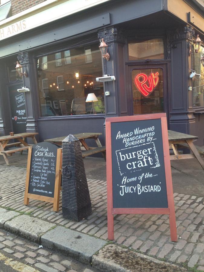 Publove @ The Exmouth Arms, Euston Londen