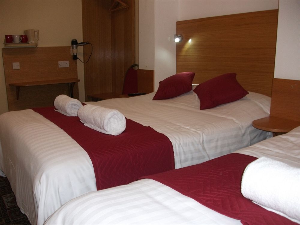 Hotel Oyo Bakers 3*