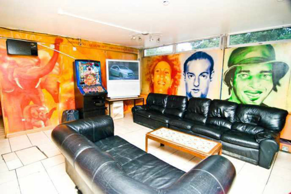 Kensal Backpackers *