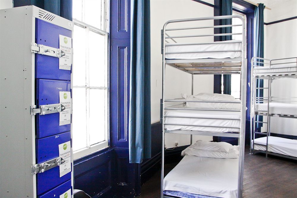Hostel Publove @ The White Ferry, Victoria *