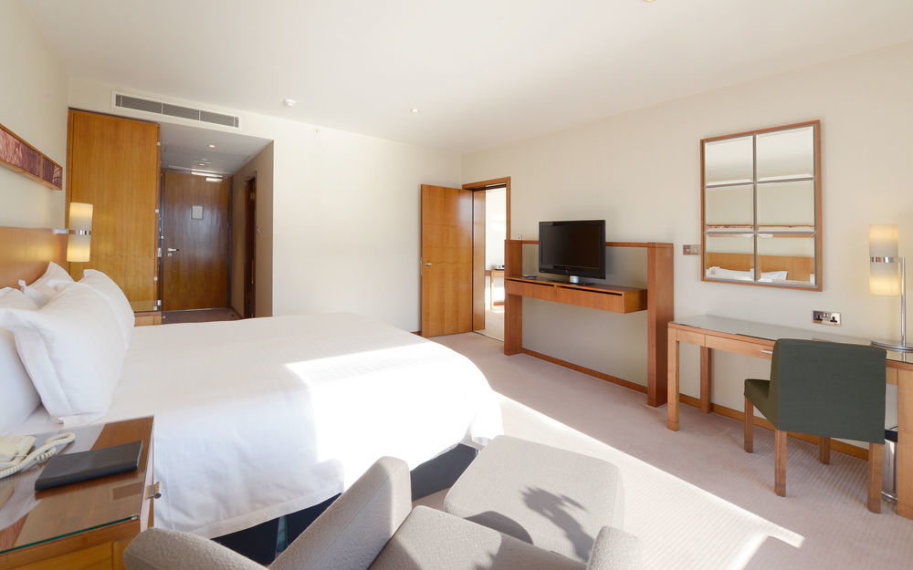 Hotel Canary Riverside Plaza