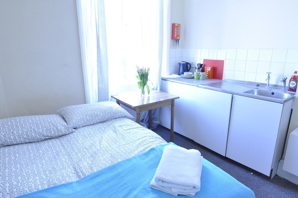 Regents Court Apartment *