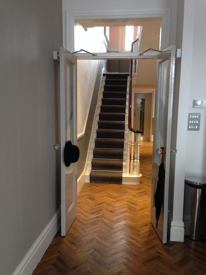The Beverley - Victoria London