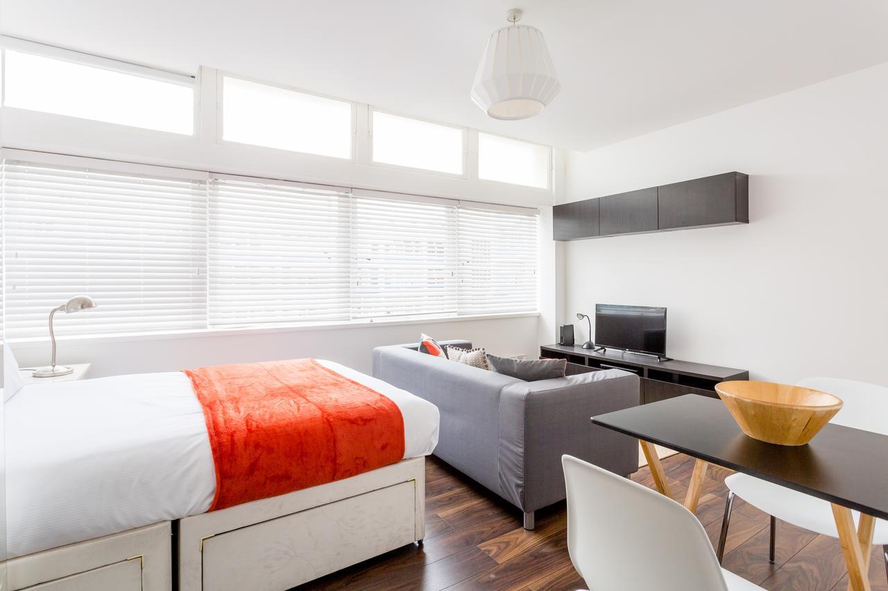 Metro Central Heights Appartement *