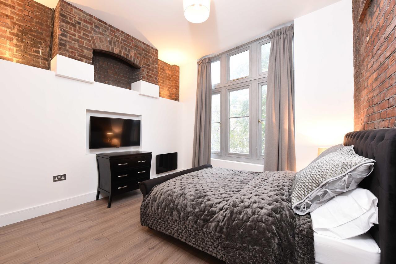 Spacious & Modern 2 Bed At Knightsbridge Apartment London