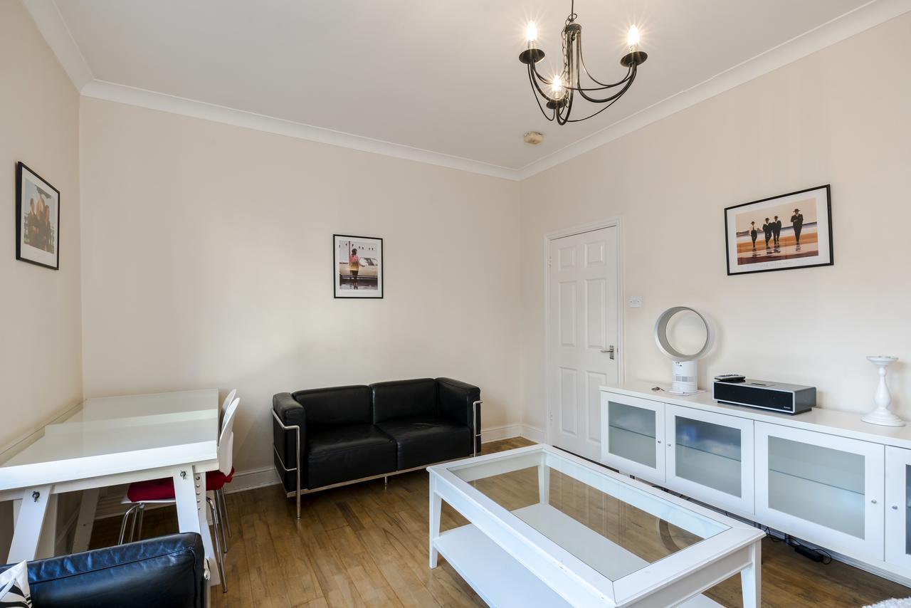 2 Bedroom Modern On Historic Marylebone Lane Apartment
