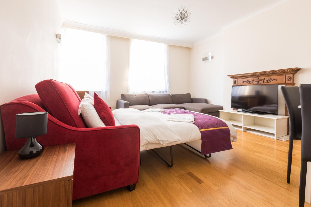 Apartment Victoria Mews London