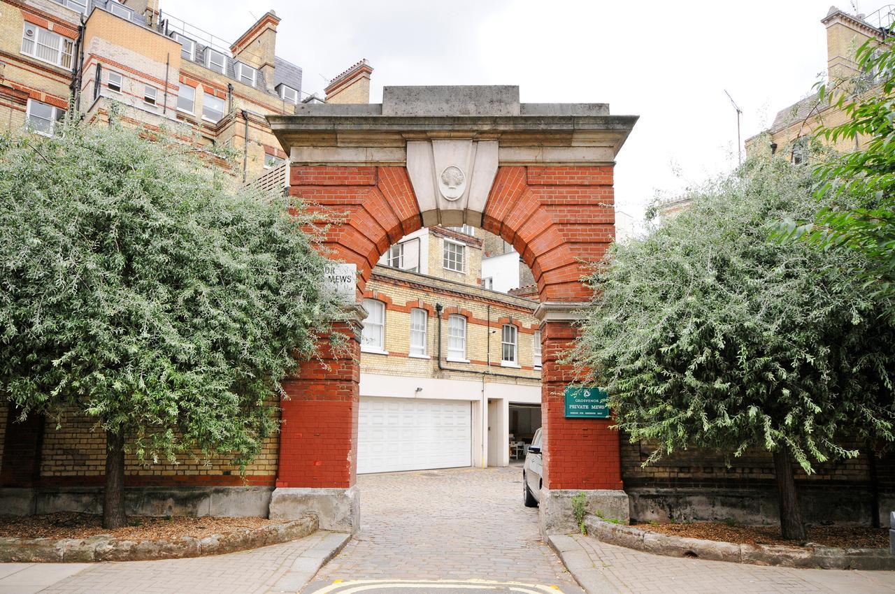 Victoria Mews *