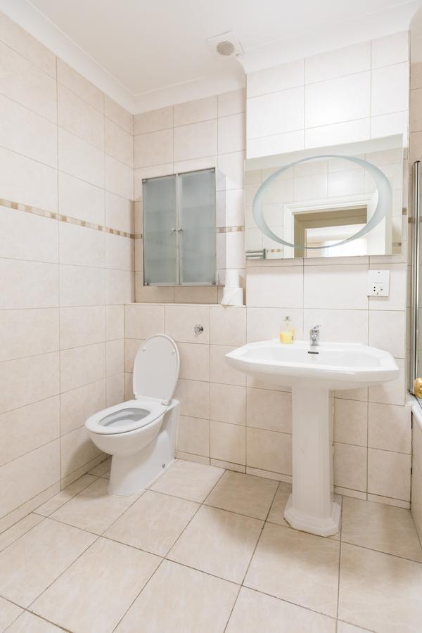 Apartment Victoria Mews London