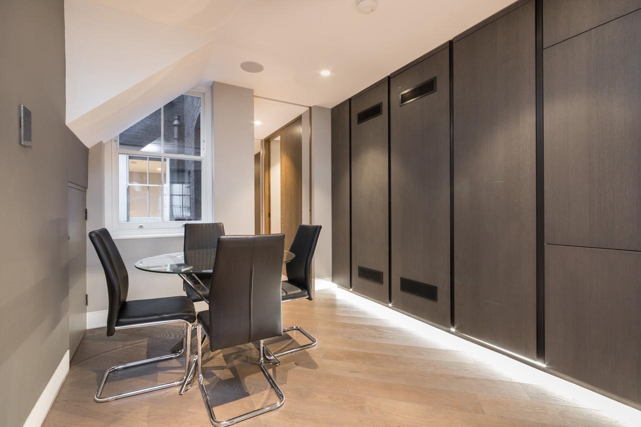 Bateman Street Apartment *