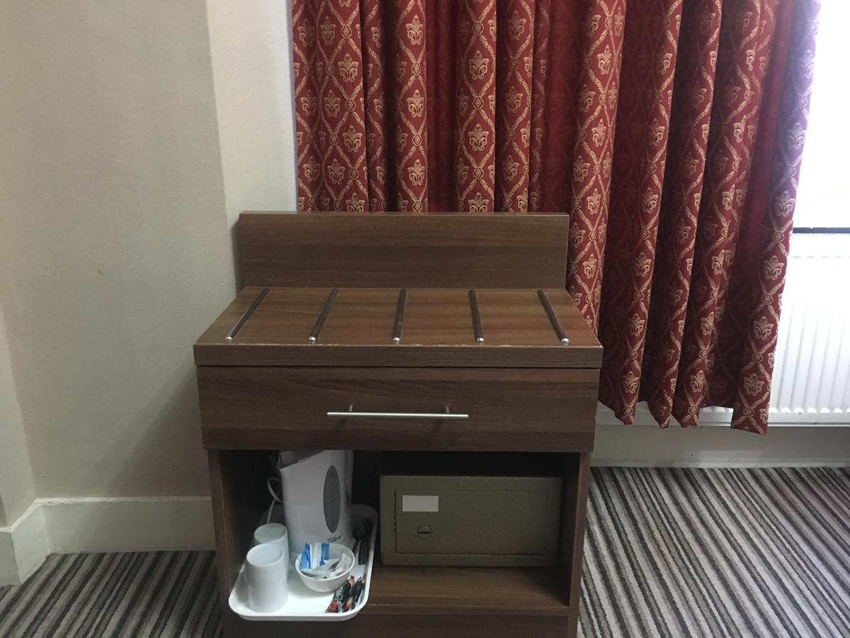 Oliver 3* London