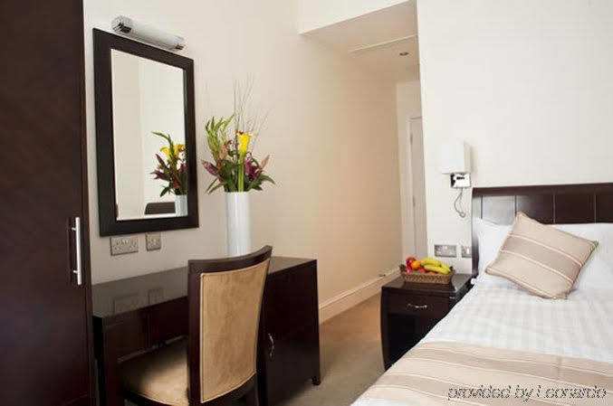 The Kensington Hotel 3*