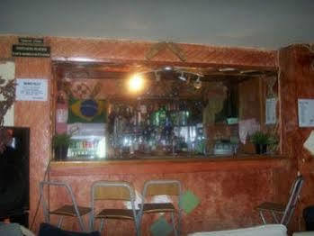 Kensal Backpackers Hostel *