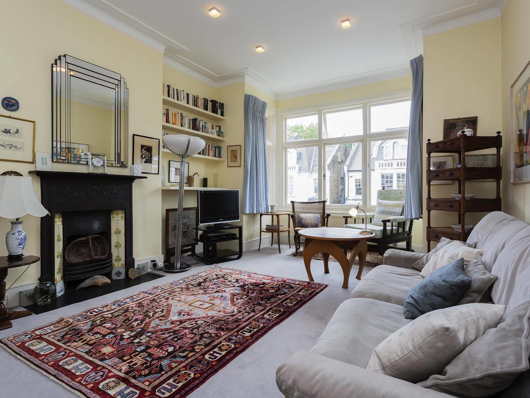 Veeve - House Dyne Road - Kilburn Holiday home London