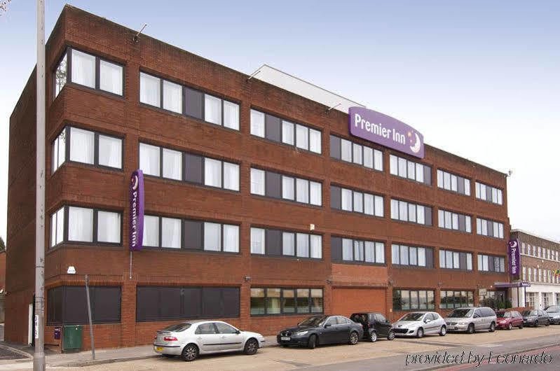 Premier Hanger Lane Hotel London