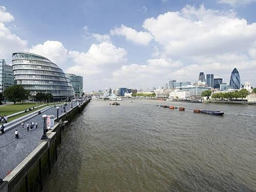 Gate House Apartments, Towerbridge Apartment
