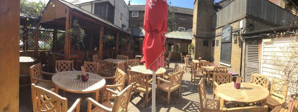 Inn Rose And Crown Hotel 3*