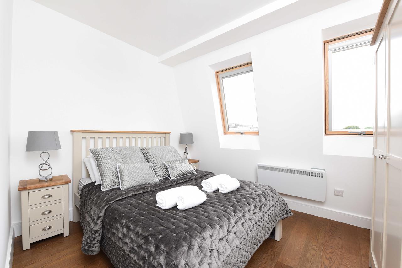 Modern & Spacious 2 Bed At Clapham Junction