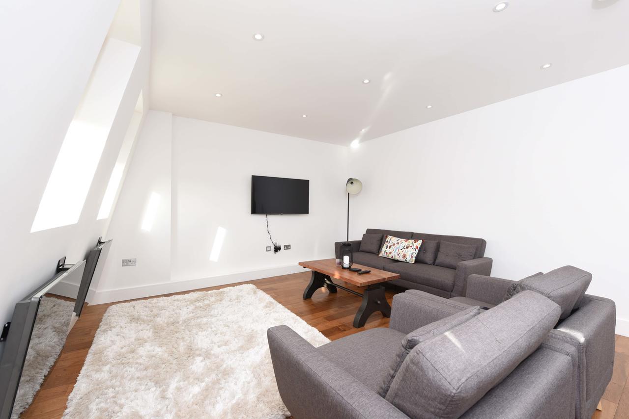 Modern & Spacious 2 Bed At Clapham Junction London
