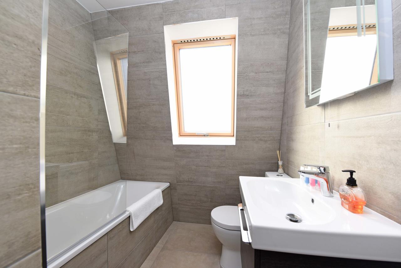 Aparthotel Modern & Spacious 2 Bed At Clapham Junction London