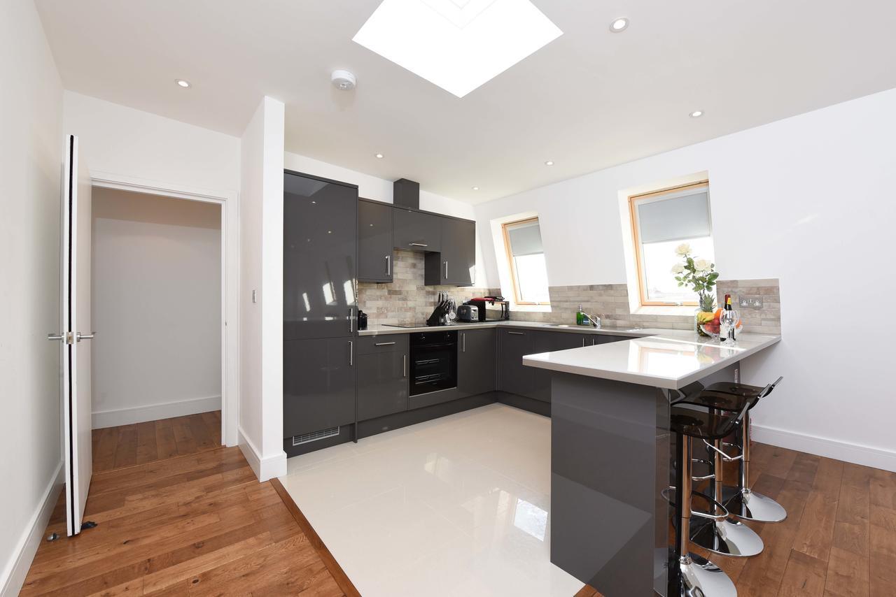 Modern & Spacious 2 Bed At Clapham Junction