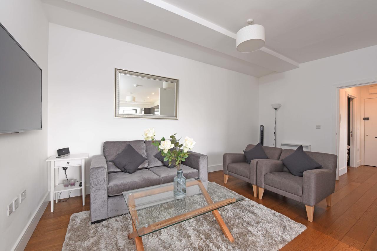 Modern & Spacious 2 Bed At Clapham Junction *