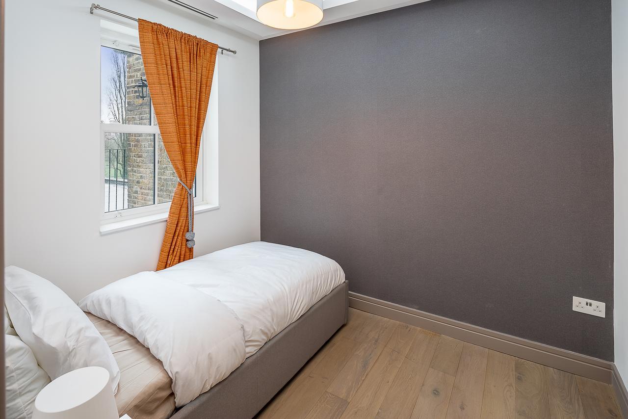 Regents Luxury * London