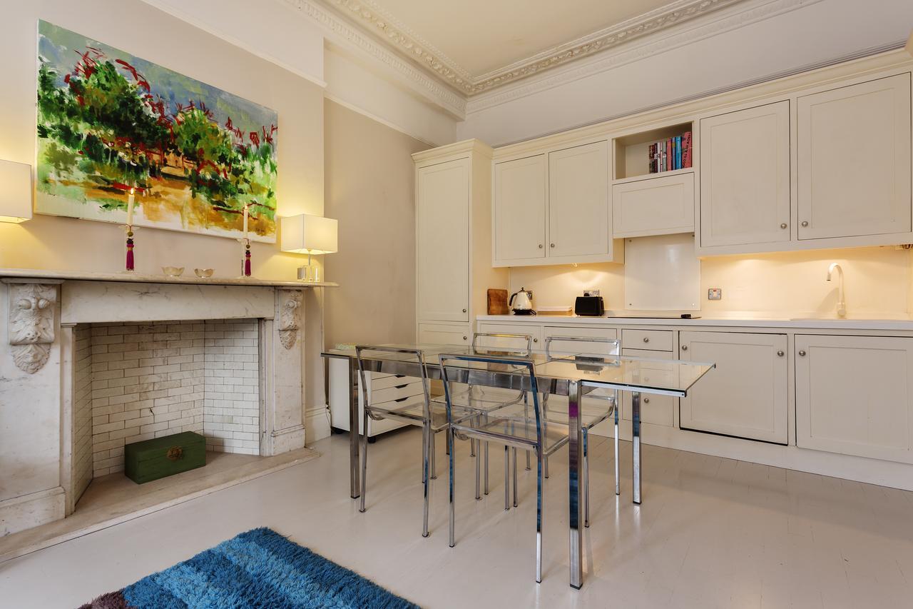 Veeve - Holland Park Style London