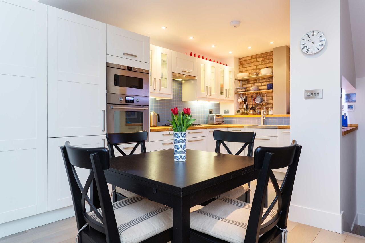 Veeve - Chic Liverpool Road Apartment London