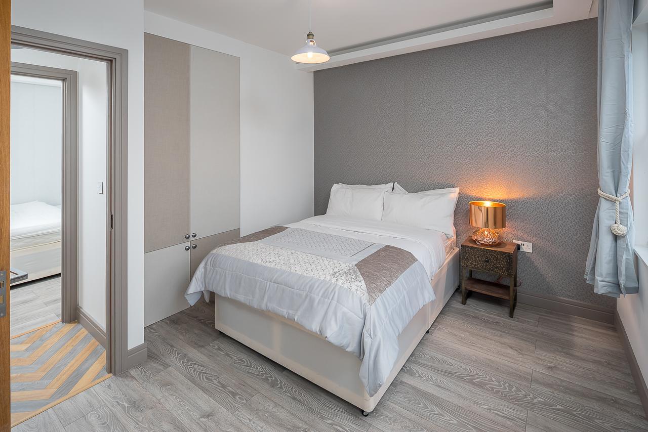 Regents Luxury * London