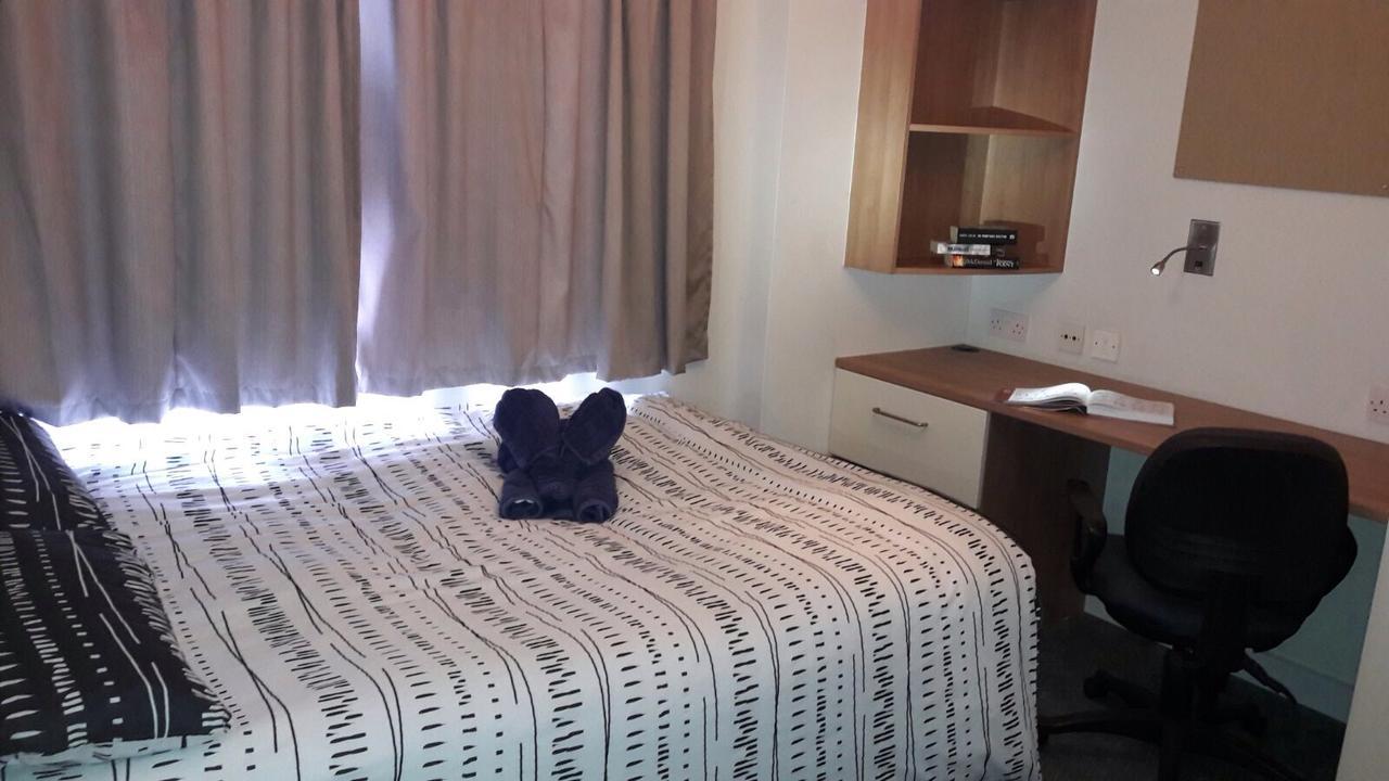Osbourne House Hostel *
