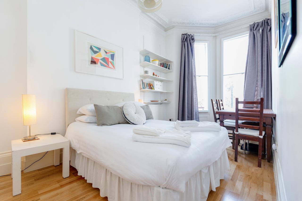 Earls Court By Basetogo London