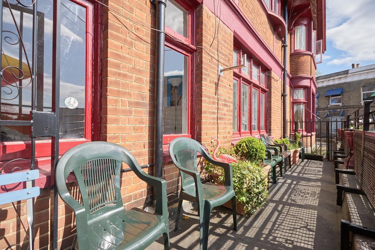 Hostel Hootananny London