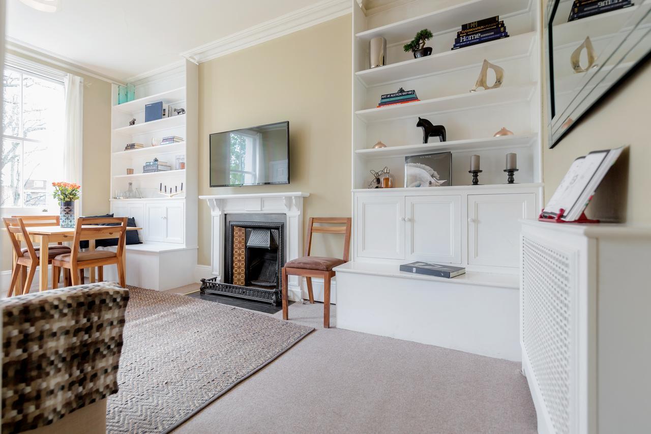 Earls Court By Basetogo Apartment *