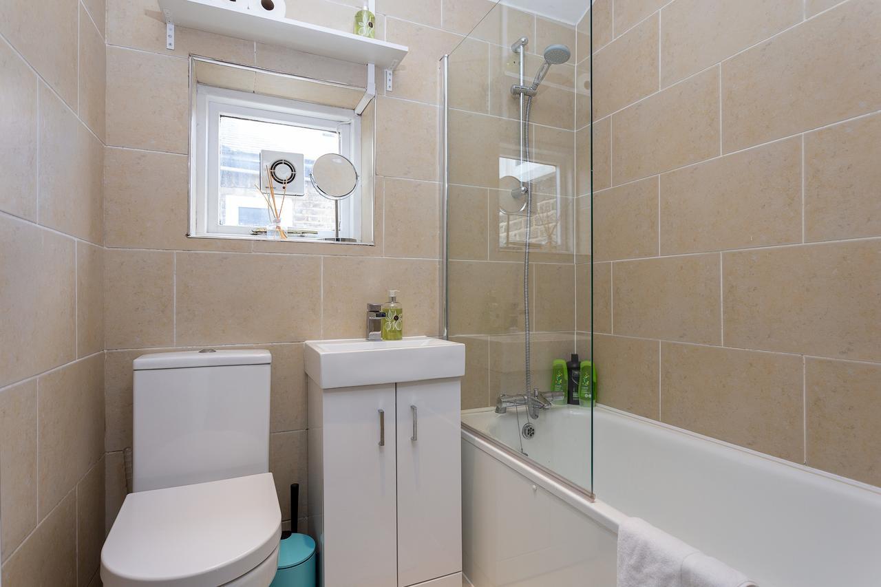 Quaint 2 Bedroom Flat - 9 Minutes Walk To Vauxhall Tube