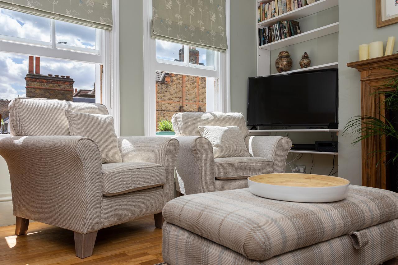 Quaint 2 Bedroom Flat - 9 Minutes Walk To Vauxhall Tube *