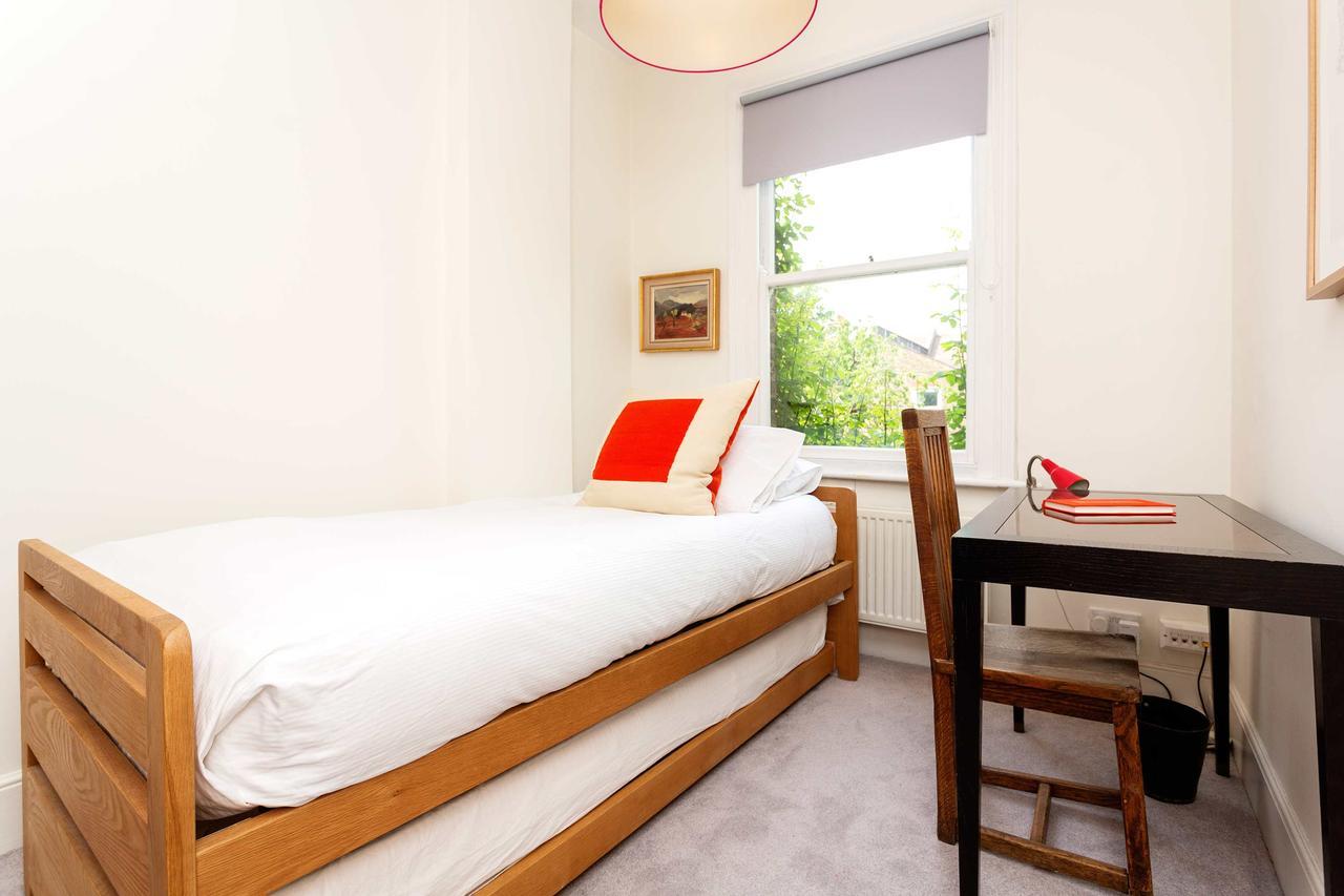 Holiday home Veeve - West Escape London