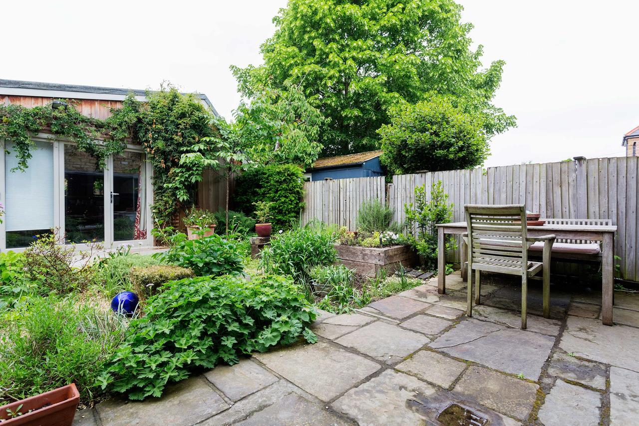 Holiday home Veeve - West Escape London